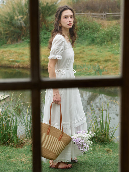 Luella™ | Robe brodée à encolure carrée