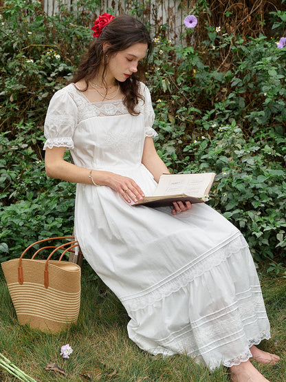 Luella™ | Robe brodée à encolure carrée
