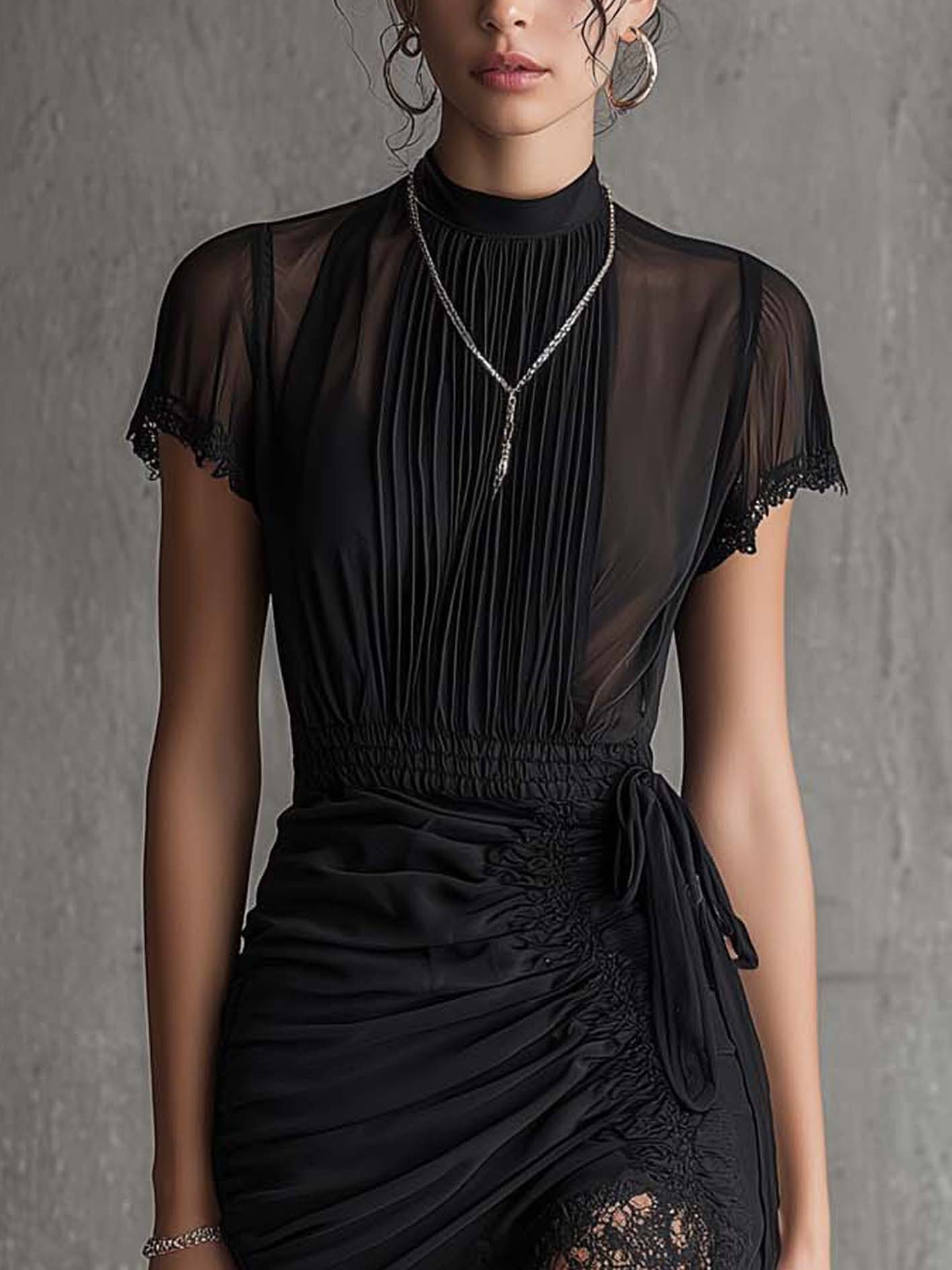 Dentelle™ | Mini robe en mousseline plissée noire