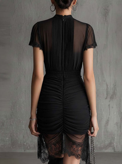 Dentelle™ | Mini robe en mousseline plissée noire