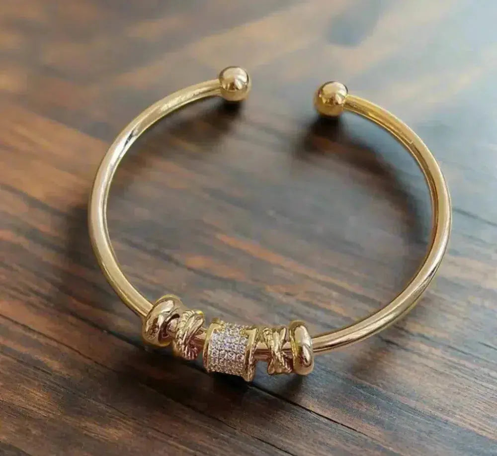 Arabella™ | Bracelet ajustable avec pendentifs dorés