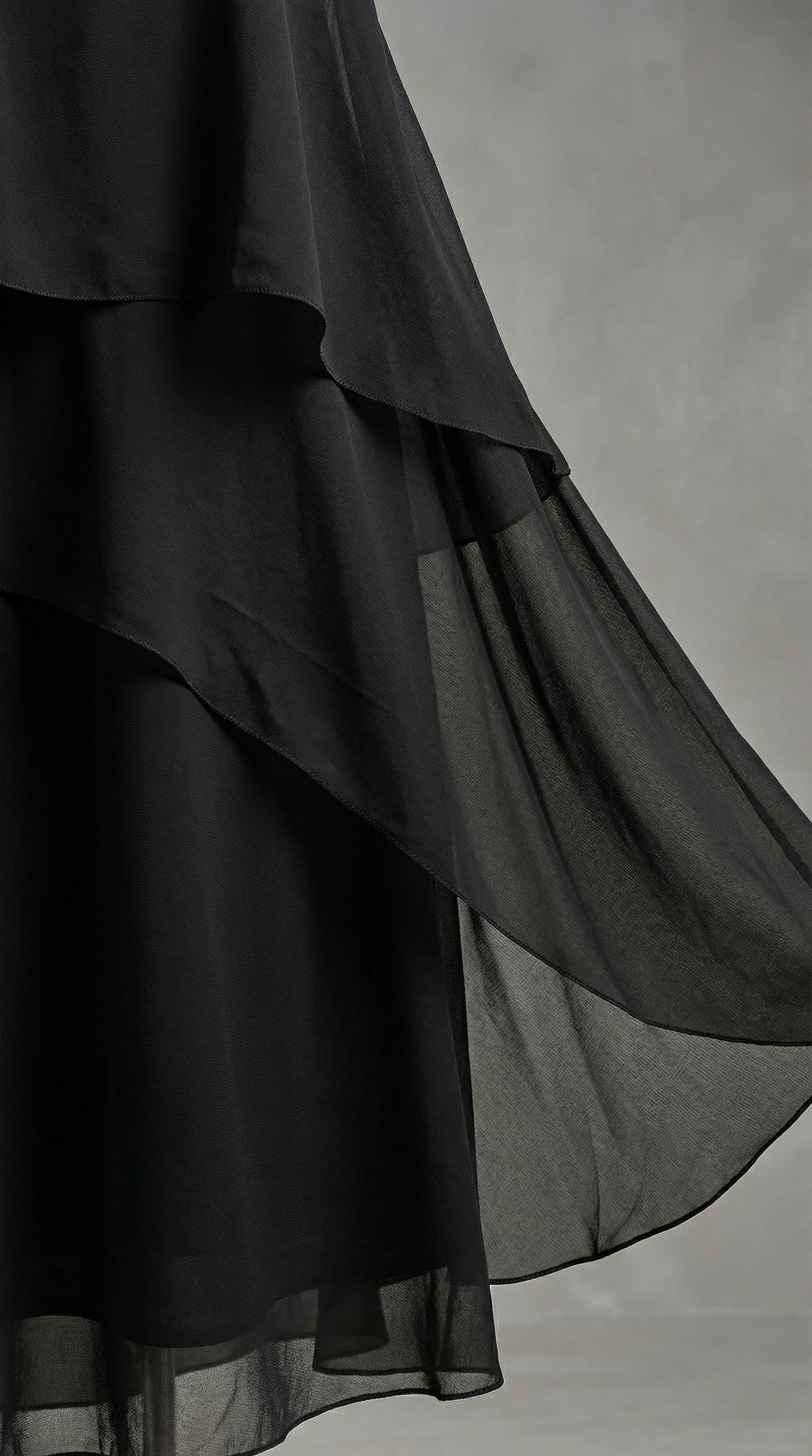 Noir™ | Robe longue en mousseline superposée