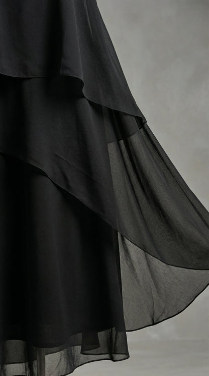 Noir™ | Robe longue en mousseline superposée