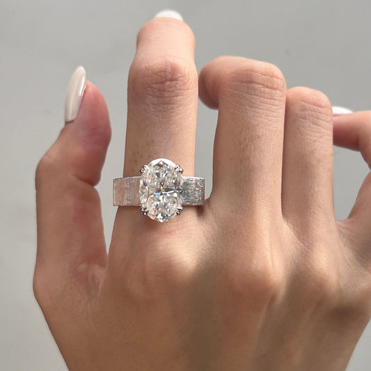 Yvonne™ | Bague de fiançailles ovale bande large